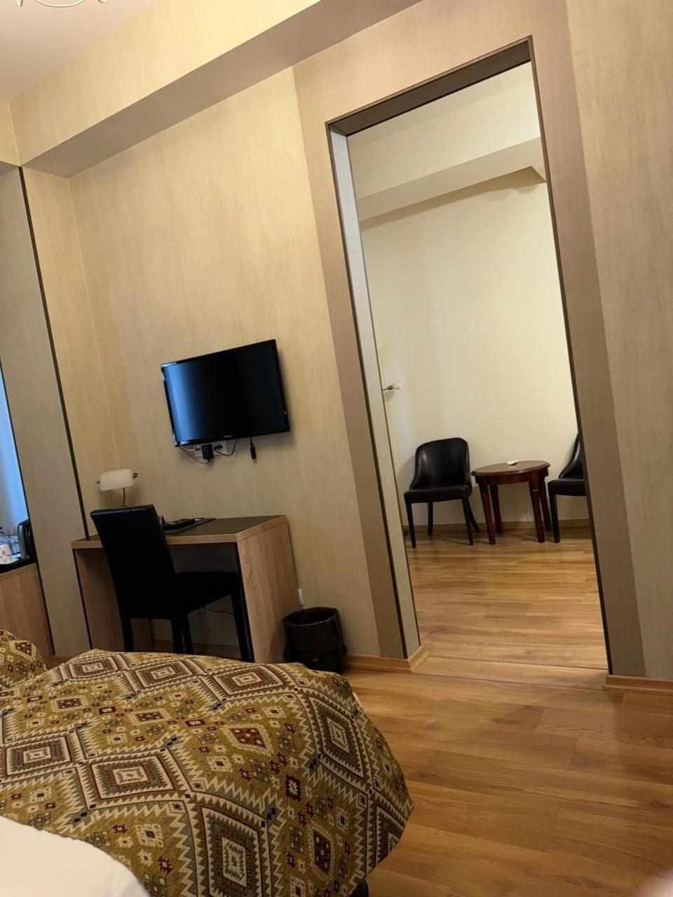 Hotel Diamond Tbilisi Ngoại thất bức ảnh